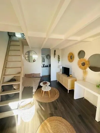 Villa Club Avec Terrasse A 5 Min A Pied De La Plage Sanary-sur-Mer 0*,  France